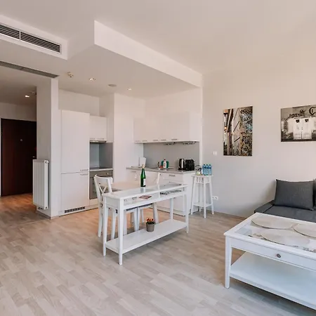 Lägenhet Stayinbratislava